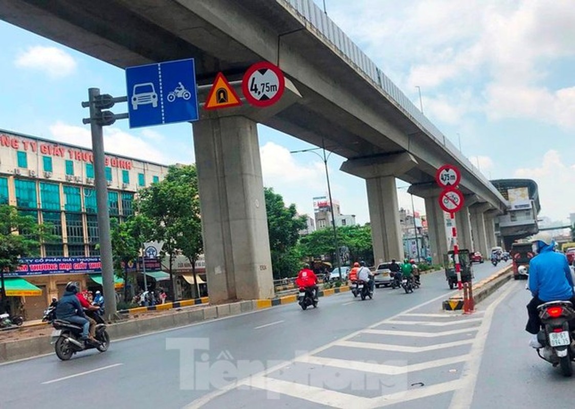 Can canh tuyen duong rong nhat Ha Noi chuan bi tach dong o to, xe may-Hinh-10