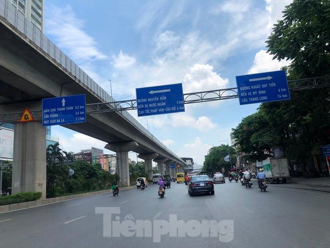 Can canh tuyen duong rong nhat Ha Noi chuan bi tach dong o to, xe may-Hinh-7