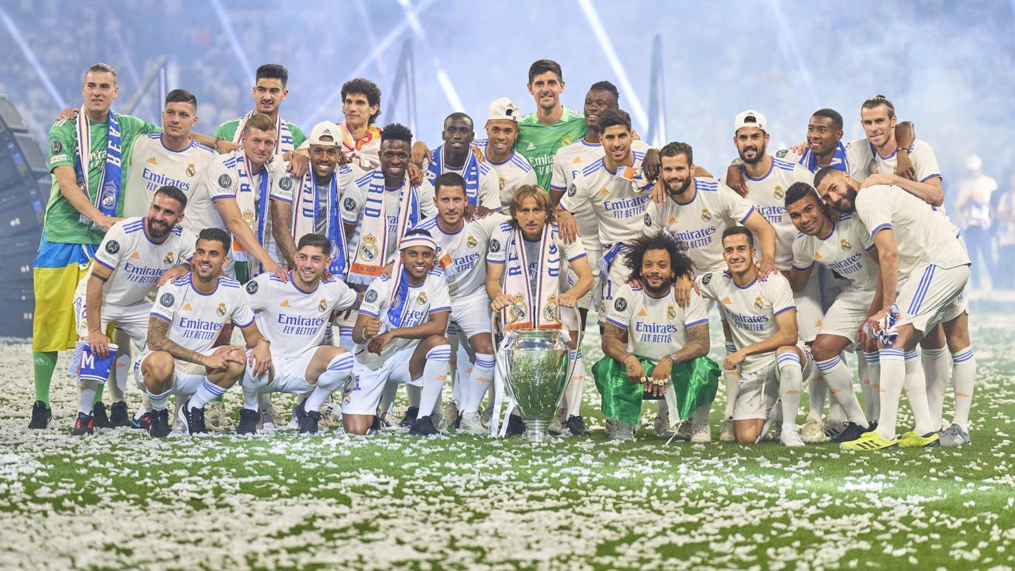 Doi hinh trong mo cua Real Madrid dang hinh thanh