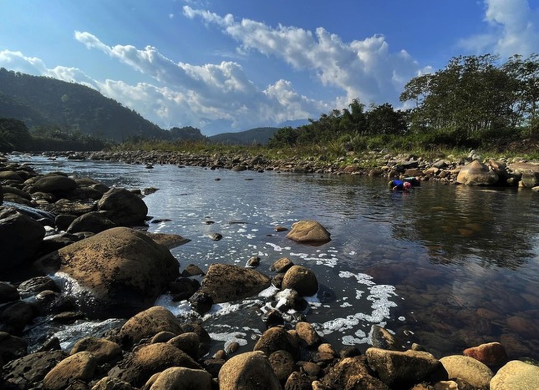 'Dong suoi chet' ben canh cac co so che bien dong rieng o Lai Chau-Hinh-12