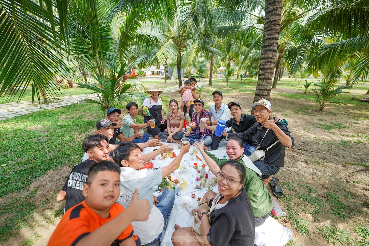 Trai nghiem xe thiet giap 'xuyen rung' tranh nong trong ky nghi le 30/4-Hinh-15