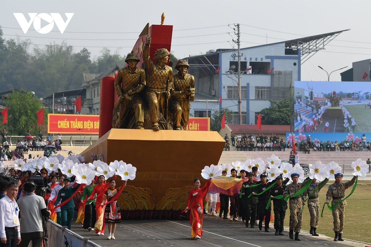 View - 	Tổng duyệt diễu binh, diễn hành 70 năm Chiến thắng Điện Biên Phủ