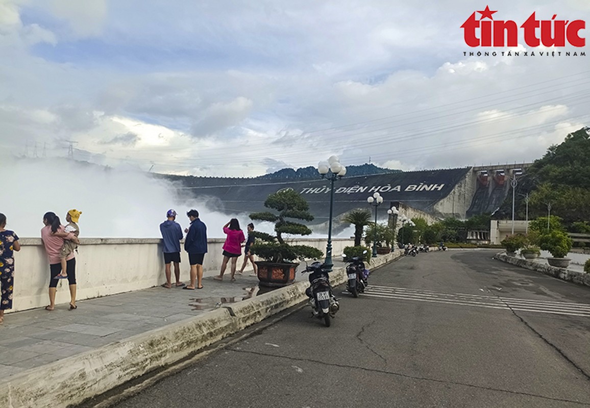 Thuy dien Hoa Binh xa lu, nguoi dan van di tam song Da-Hinh-8