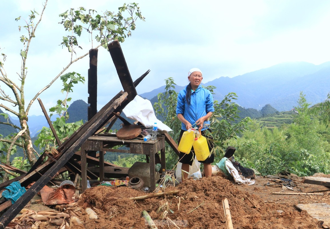 Nan nhan vu sat lo o Cao Bang: 'Chau mat, nha sap...'-Hinh-3