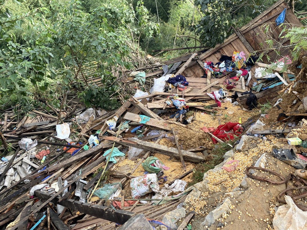 Nan nhan vu sat lo o Cao Bang: 'Chau mat, nha sap...'-Hinh-5