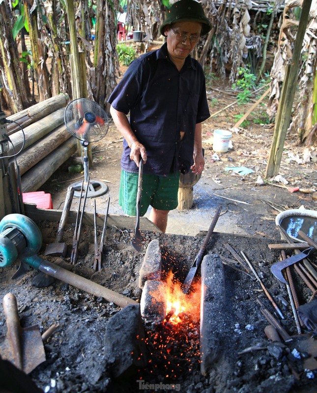 Tuyet dinh ky thuat ren dao cuc sac ben cua nguoi Mong xu Nghe-Hinh-3