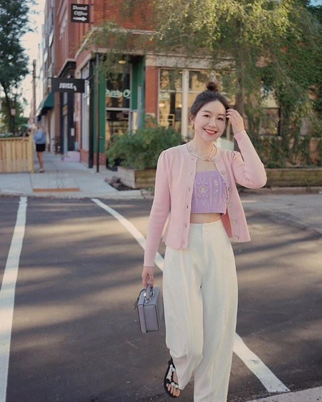 Hoc cong thuc mix do mua thu dep chat tu cac blogger fashion dinh dam-Hinh-2