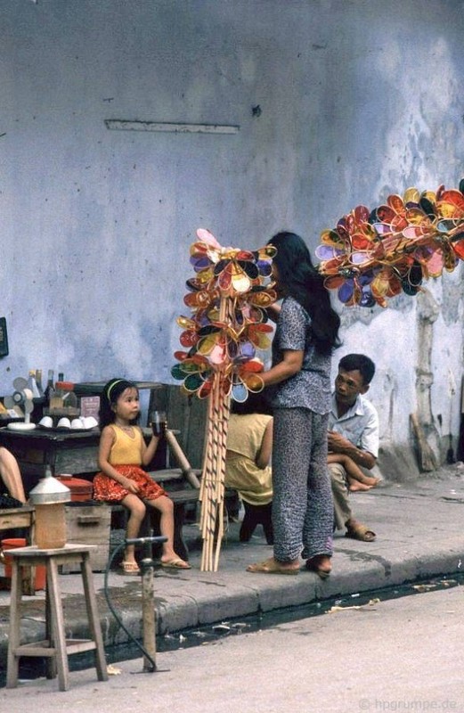 Anh doc ve pho co Ha Noi nhung nam 1990-Hinh-17