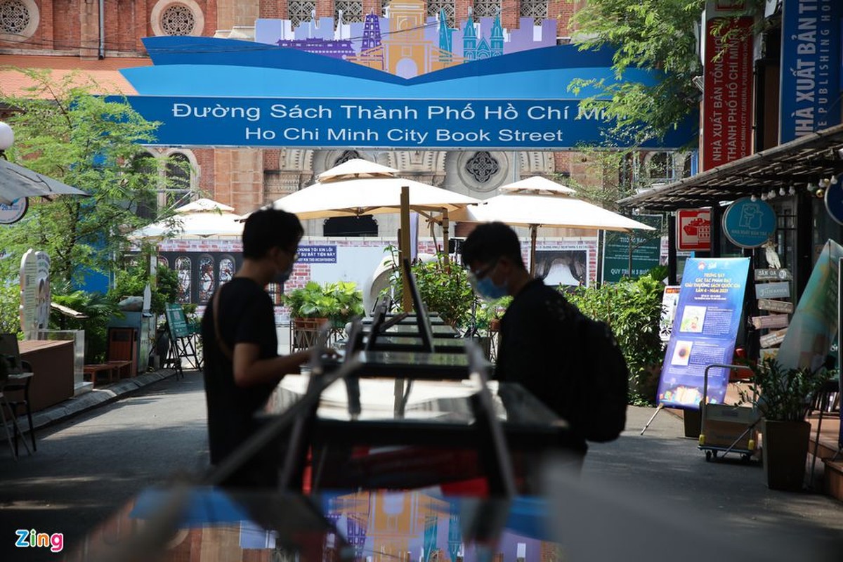 Trung bay tac pham doat giai o Duong sach TP.HCM-Hinh-8