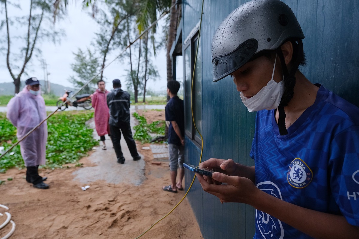 Hien truong 7 thi the troi dat o bai bien Phu Quoc-Hinh-9