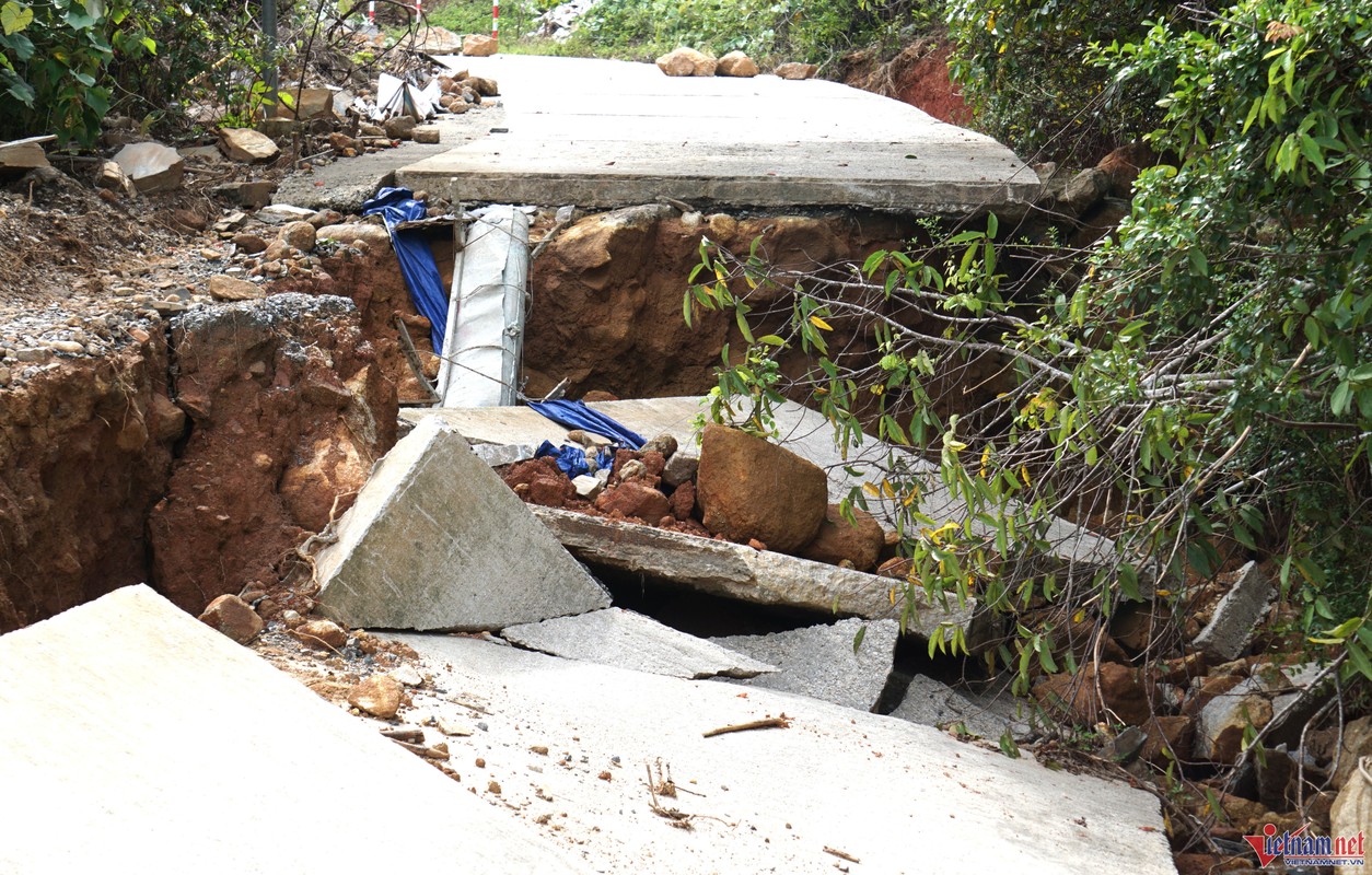 Cung duong dep bac nhat o Da Nang van ngon ngang sau mua lich su-Hinh-11