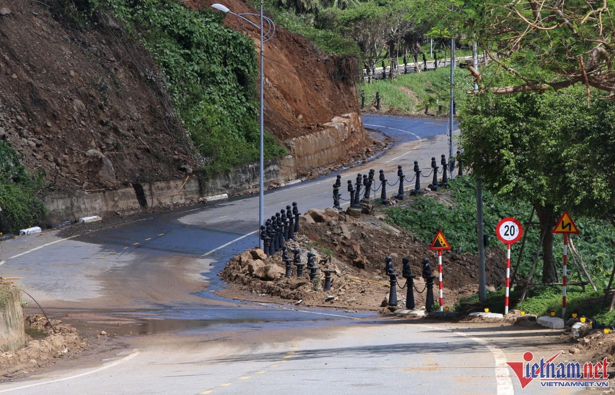 Cung duong dep bac nhat o Da Nang van ngon ngang sau mua lich su