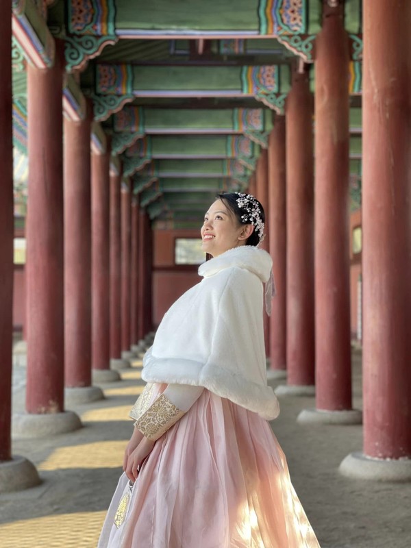 Ngam Hoa khoi bong chuyen Thu Hoai cuc xinh voi ao Hanbok-Hinh-2