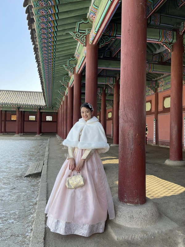 Ngam Hoa khoi bong chuyen Thu Hoai cuc xinh voi ao Hanbok-Hinh-3