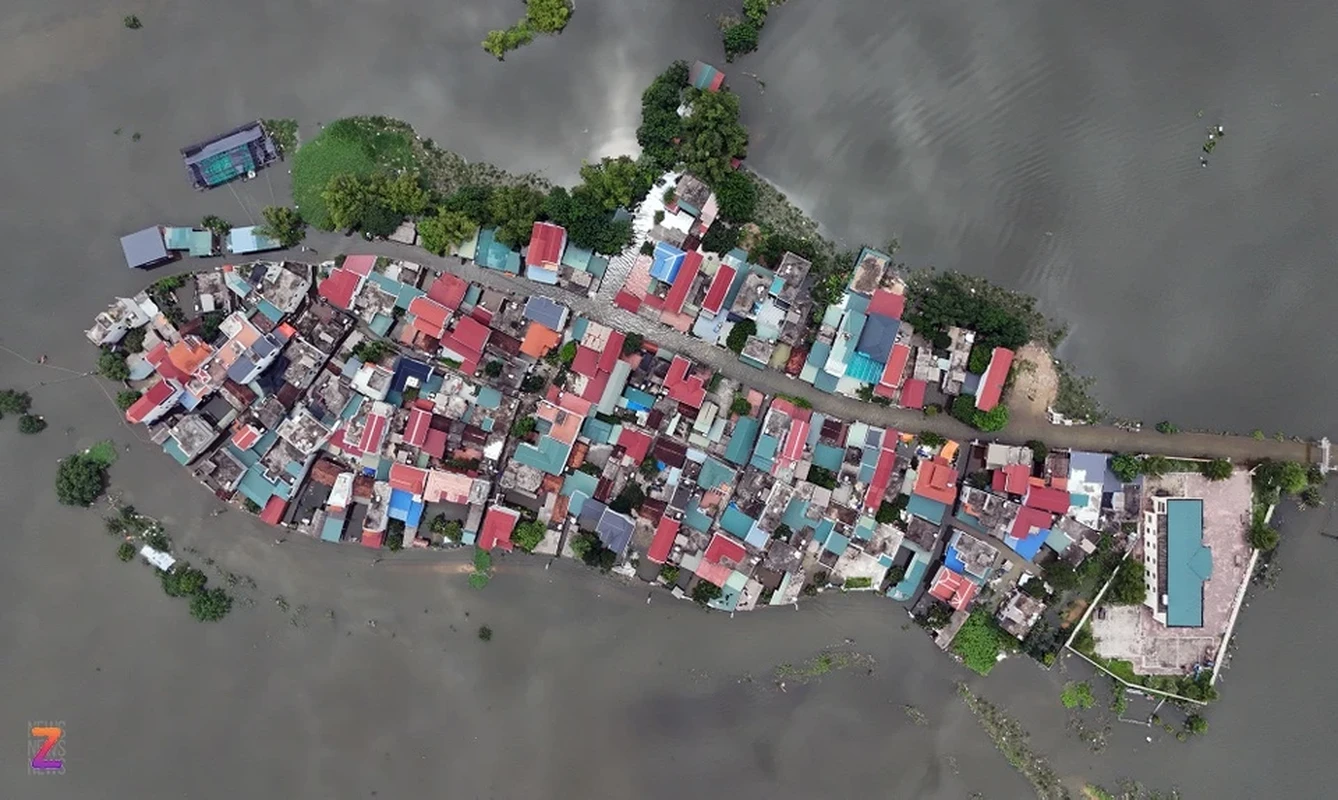 Dan ngoai thanh Ha Noi cheo thuyen, boi loi ngay duong lang