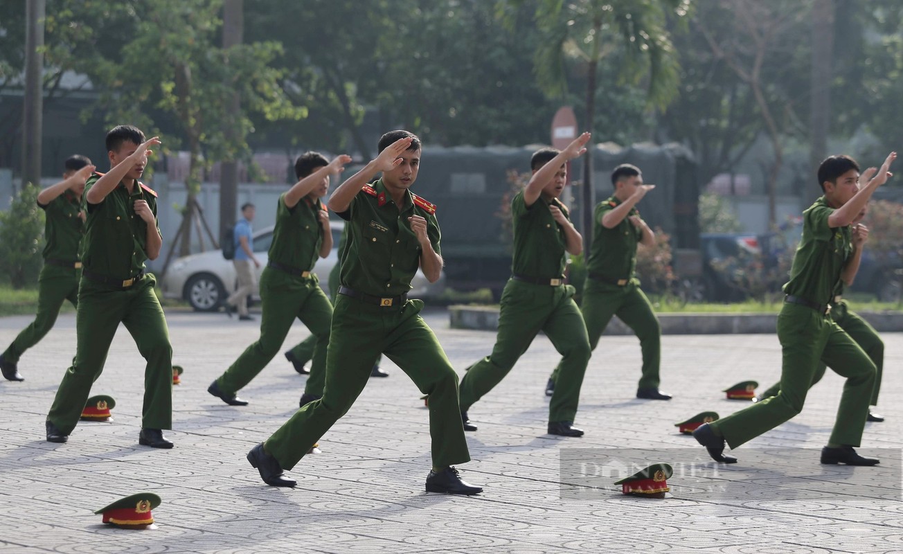 View - 	Hình ảnh Cảnh sát bảo vệ Hà Nội trình diễn võ thuật đẹp mắt