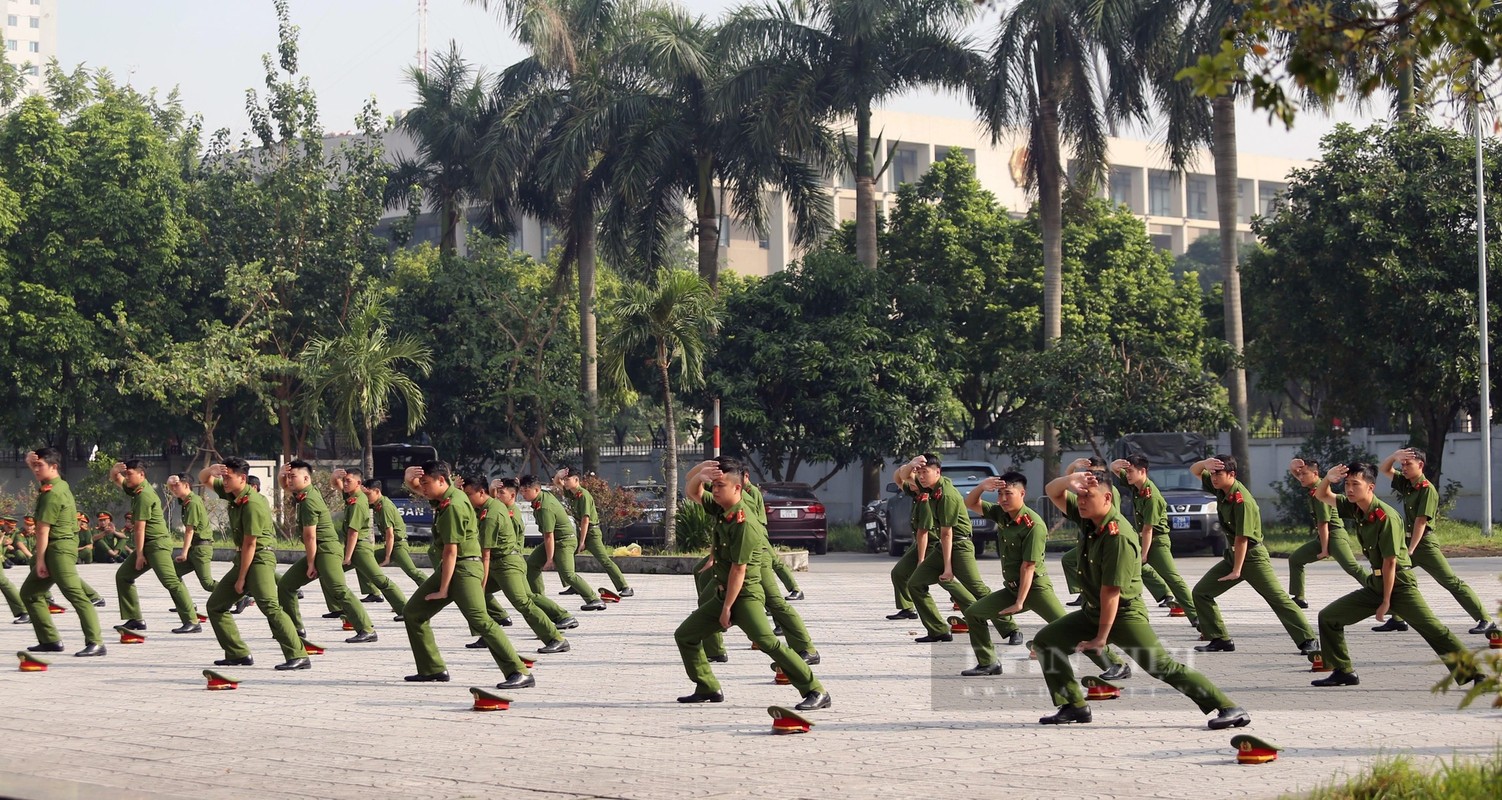 Hinh anh Canh sat bao ve Ha Noi trinh dien vo thuat dep mat-Hinh-5