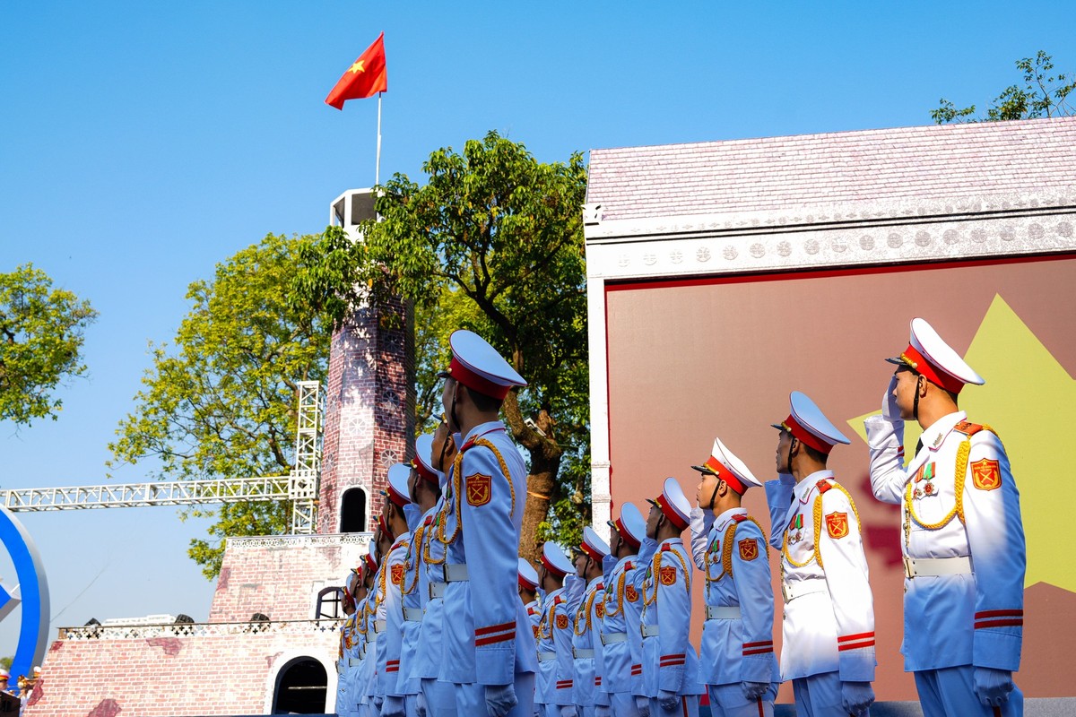 Xuc dong hinh anh tai hien doan quan tien ve Ha Noi nam 1954-Hinh-13