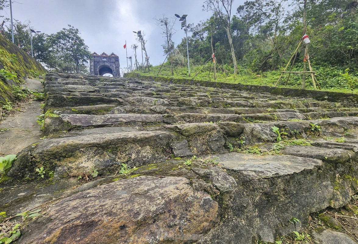 Tan muc 'cong troi’ tram nam tren dinh Deo Ngang-Hinh-2