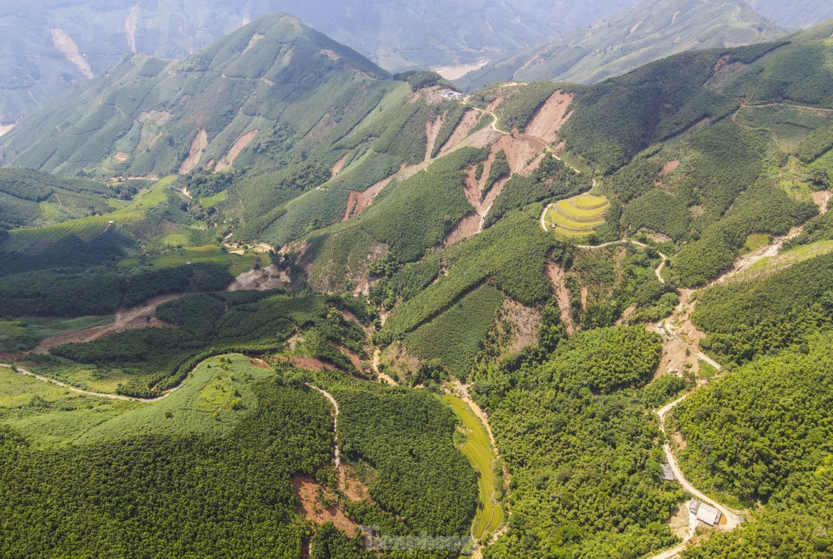 View - 	Cảnh tan hoang sau vụ sạt lở ở thôn Nậm Tông 