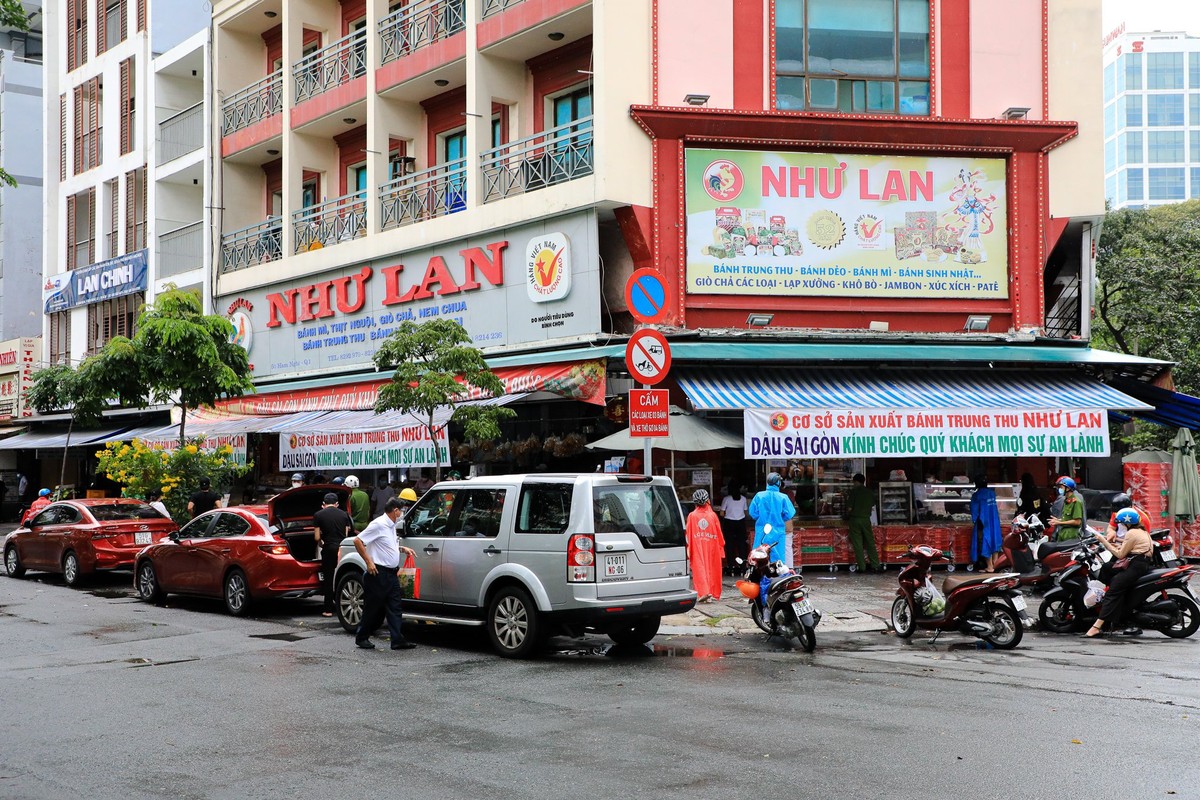 Mua banh Trung thu khac la o TP HCM