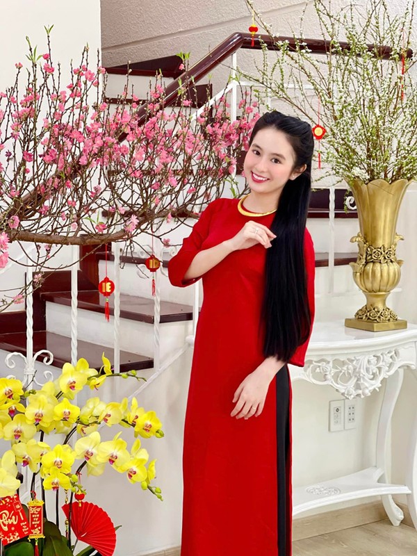 Me man ngam “ban sao Luu Diec Phi” dien ao dai do dep nen na ngay Tet-Hinh-3