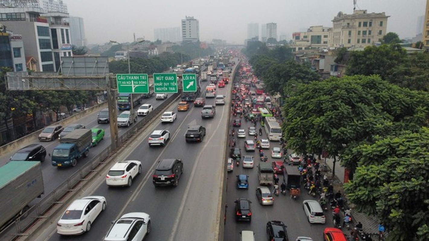 Ha Noi: Nhieu tuyen pho un tac truoc ngay nghi Tet Duong lich-Hinh-17