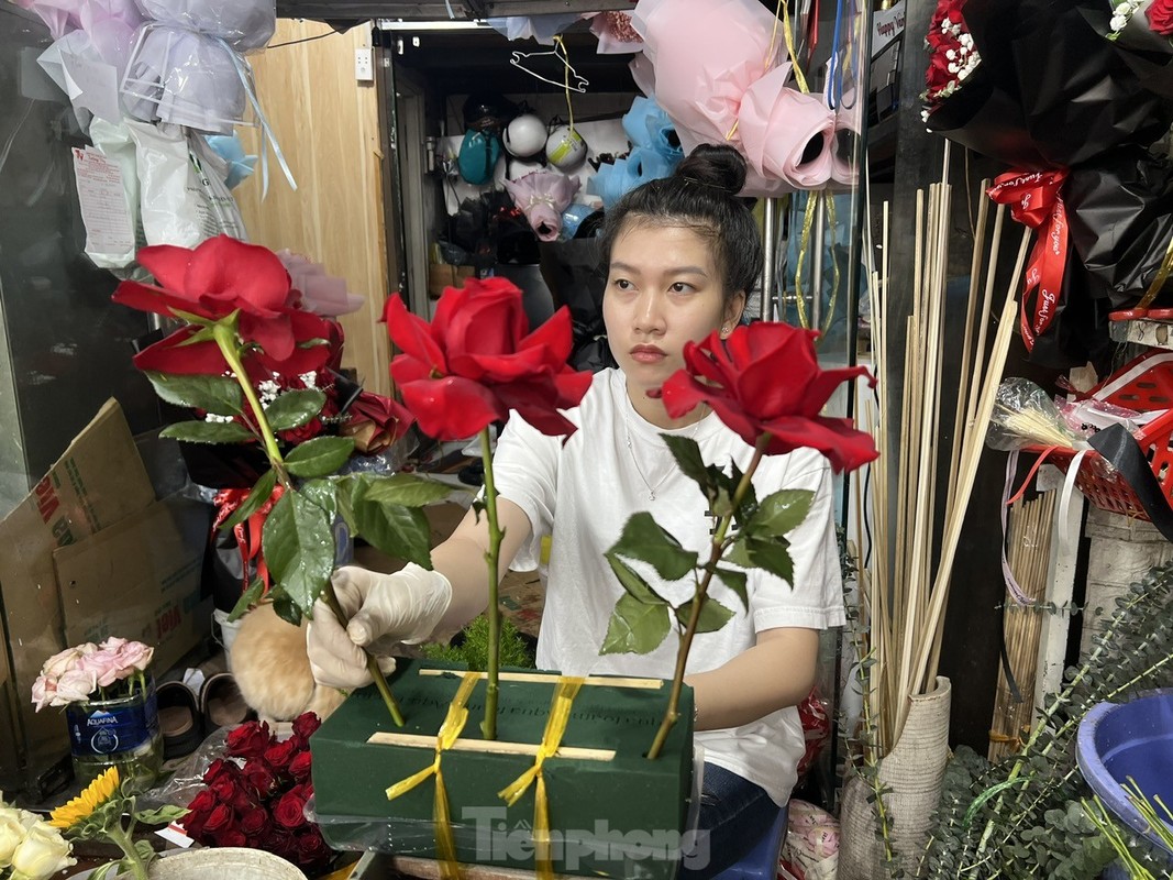 Hoa, qua ha gia 'ngong' khach trong ngay Valentine-Hinh-11