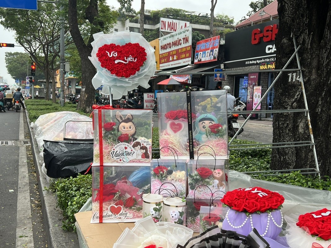 Hoa, qua ha gia 'ngong' khach trong ngay Valentine-Hinh-5
