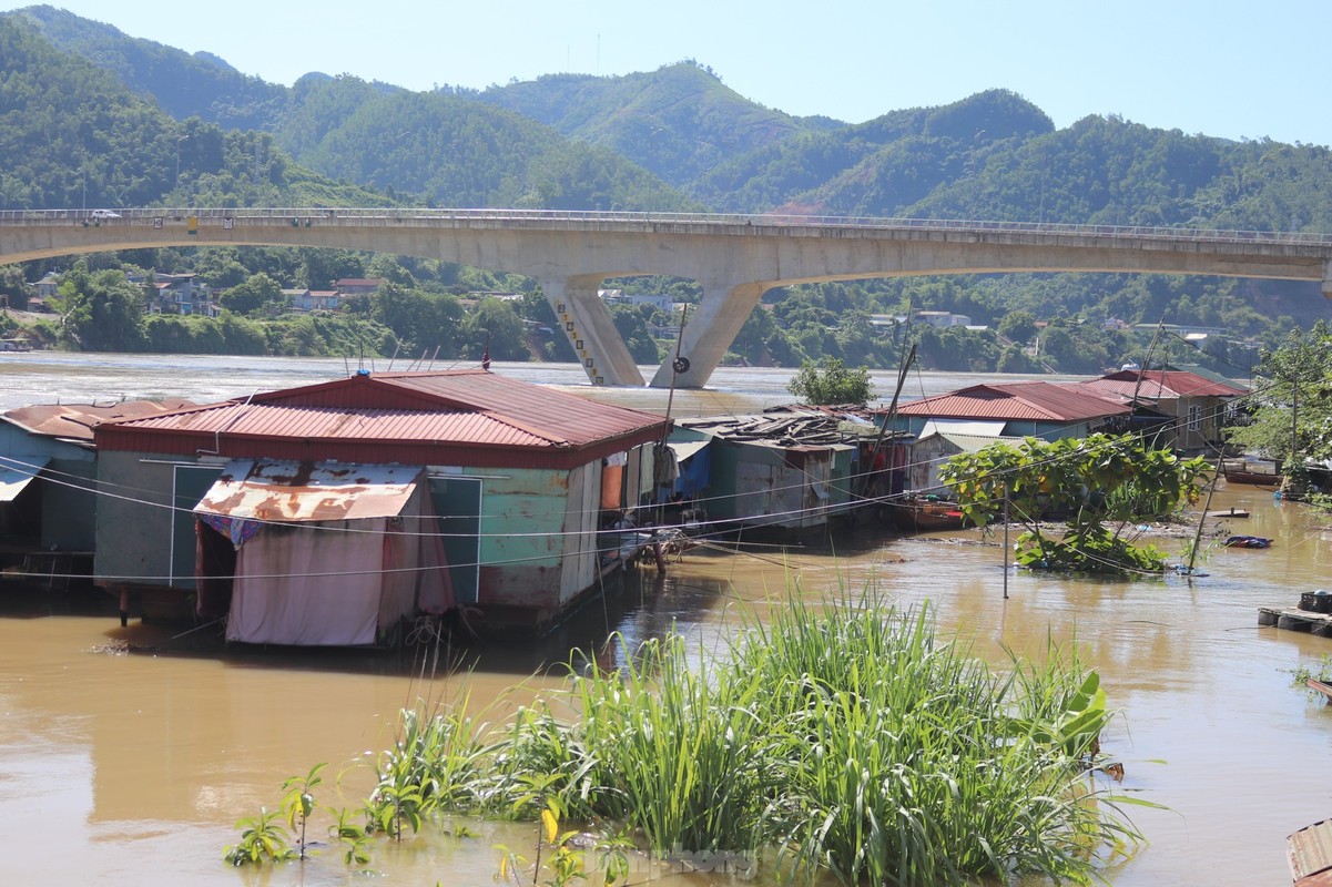 Cuoc song xom van chai dao lon khi Thuy dien Hoa Binh xa lu-Hinh-3