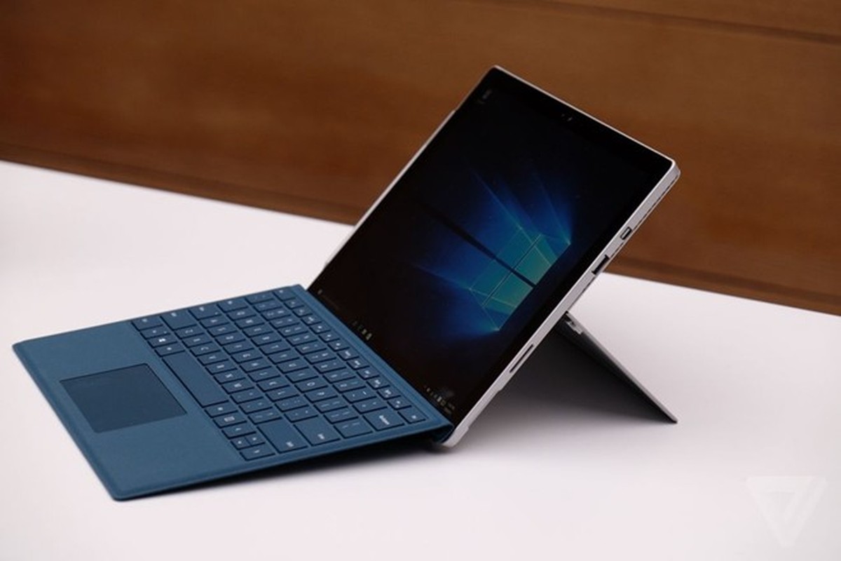 Anh thuc te Surface Pro 4 sieu mong, manh hon MacBook Air-Hinh-6