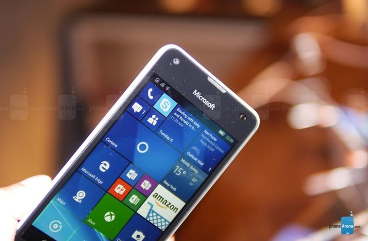 Loat anh tren tay dien thoai gia re Microsoft Lumia 550-Hinh-3