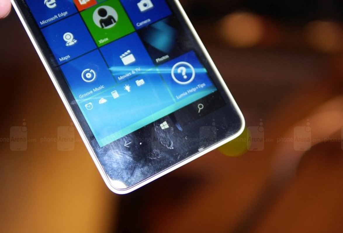 Loat anh tren tay dien thoai gia re Microsoft Lumia 550-Hinh-4