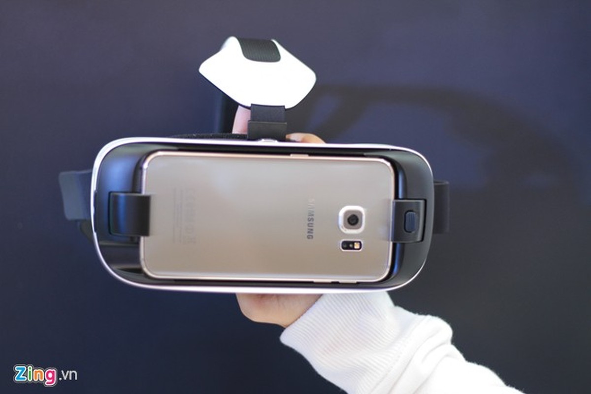 Trai nghiem kinh thuc te ao Samsung Gear VR tai Viet Nam-Hinh-2