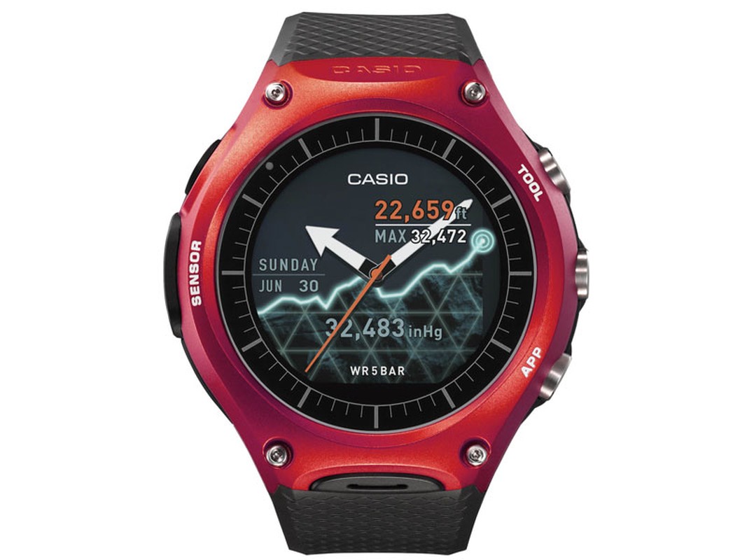 Tren tay chiec smartwatch sieu ben Casio WSD-F10-Hinh-5