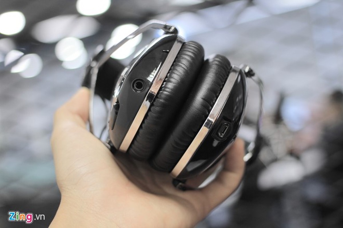 Mo hop tai nghe Bluetooth Crossfade Wireless ham ho cua V-Moda-Hinh-8