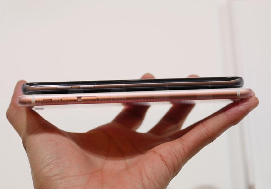 So sanh Galaxy S7 Edge vs iPhone 6s Plus: Cham tran nay lua-Hinh-14