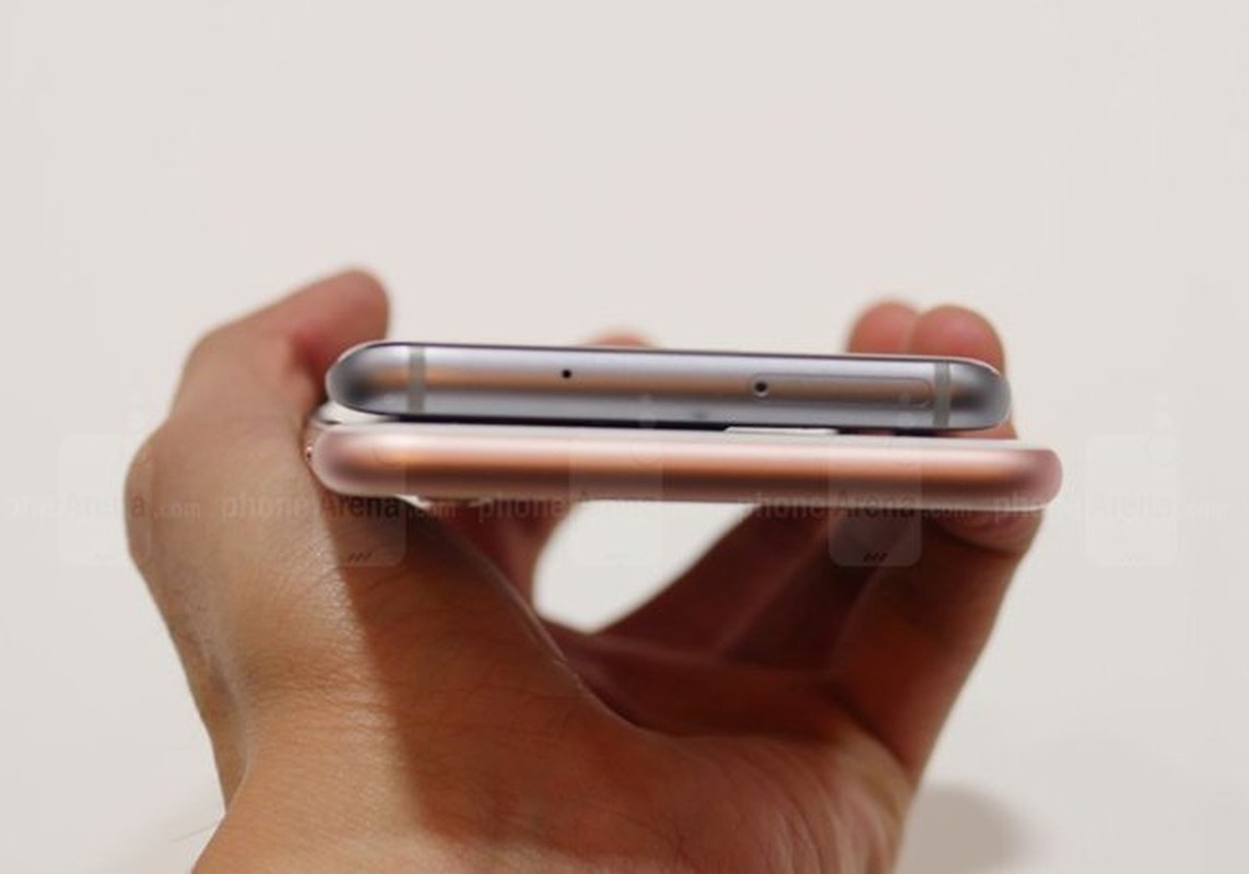 So sanh Galaxy S7 Edge vs iPhone 6s Plus: Cham tran nay lua-Hinh-15