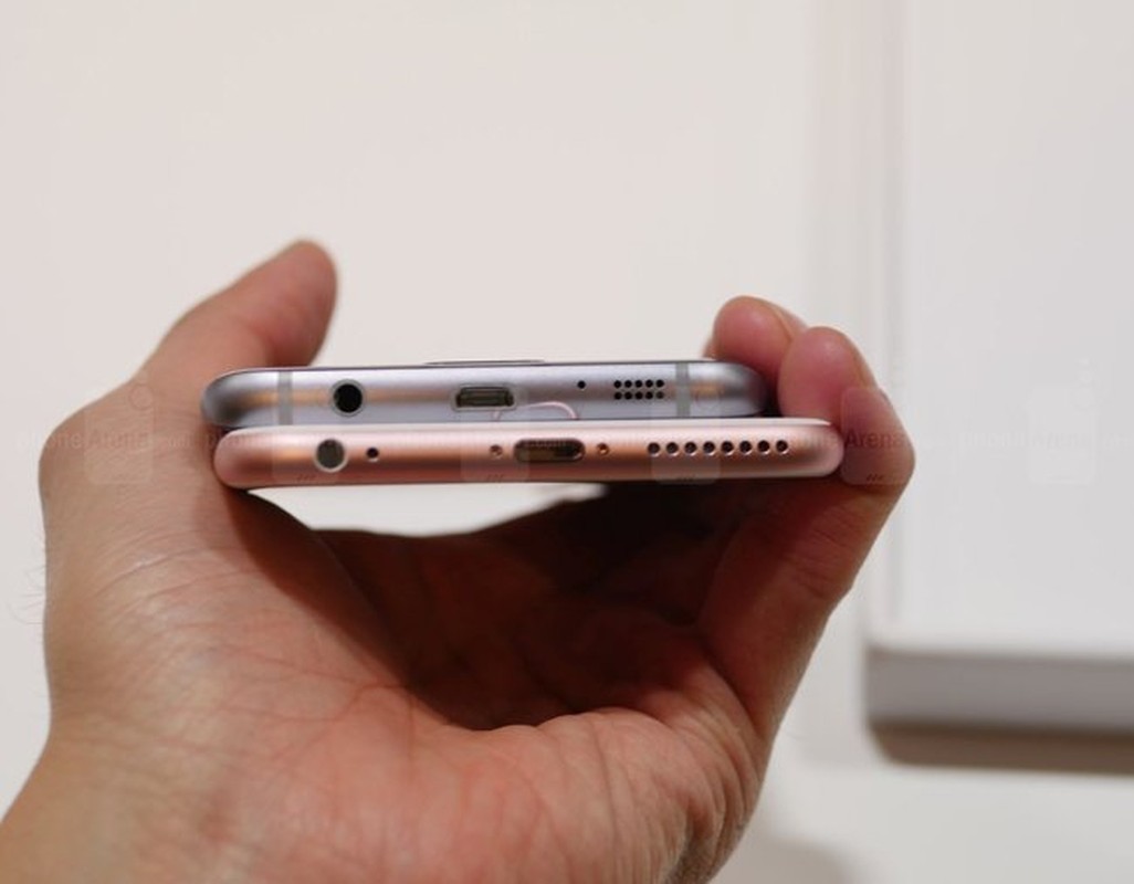 So sanh Galaxy S7 Edge vs iPhone 6s Plus: Cham tran nay lua-Hinh-17