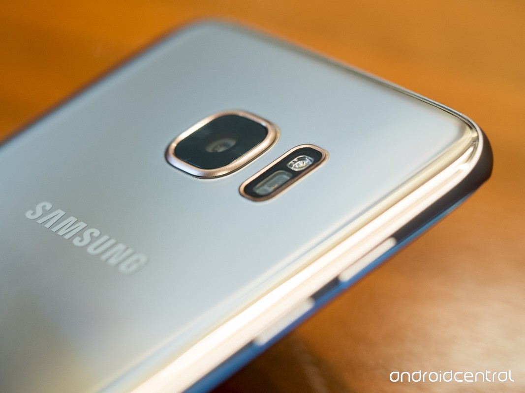 Soi 4 phien ban mau sac cua dien thoai Samsung Galaxy S7/S7 Edge-Hinh-9