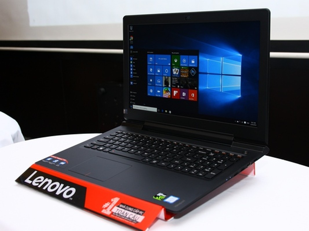 Ngam laptop choi game Lenovo Ideapad 700 gia 22,999 trieu dong