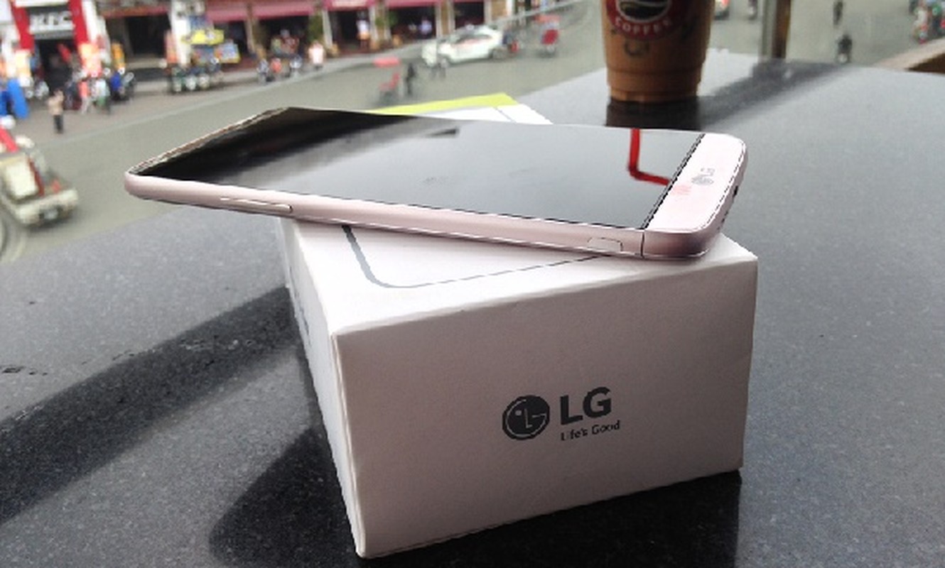 Danh gia dien thoai LG G5: Dep, nhung con khiem khuyet