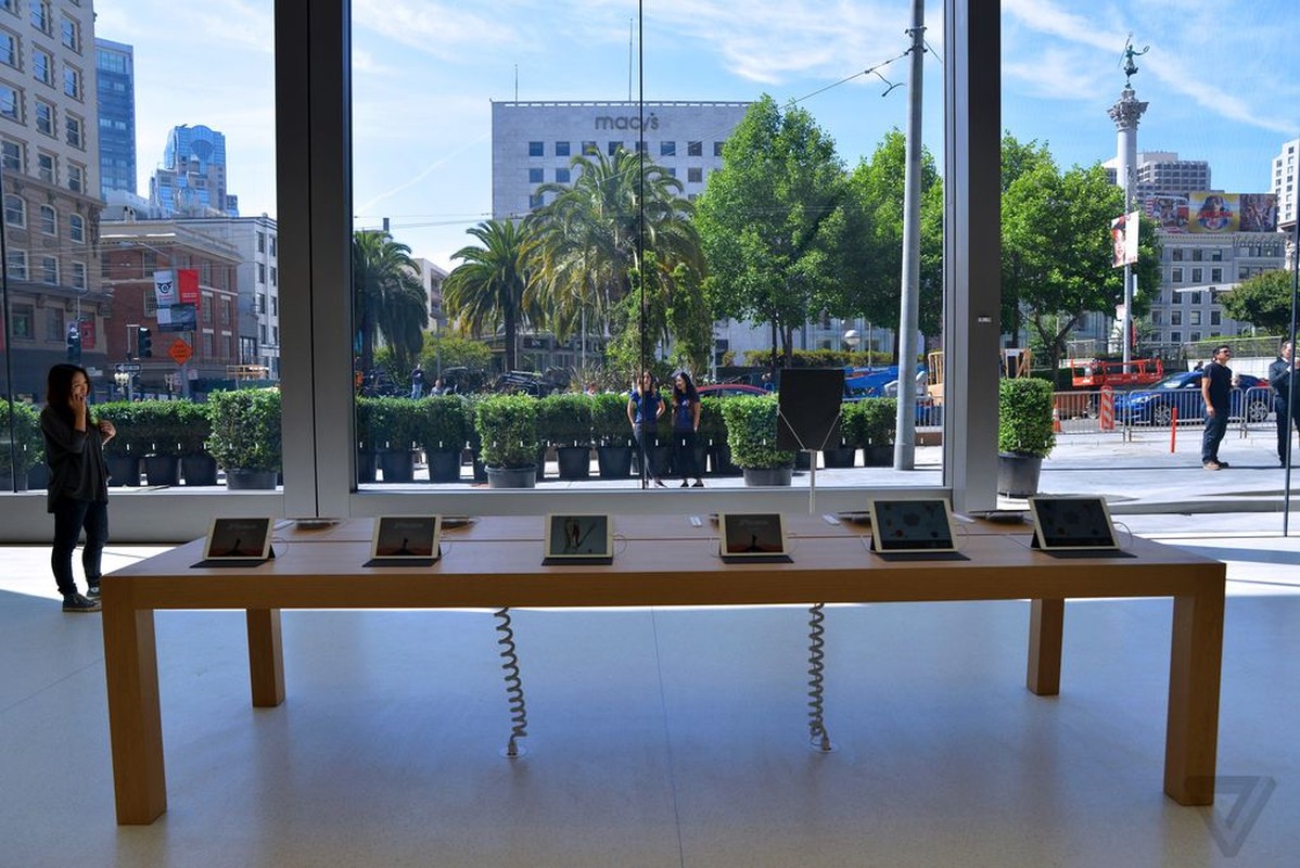 Ngam dien mao moi cua cua hang Apple Store sau 15 nam-Hinh-15