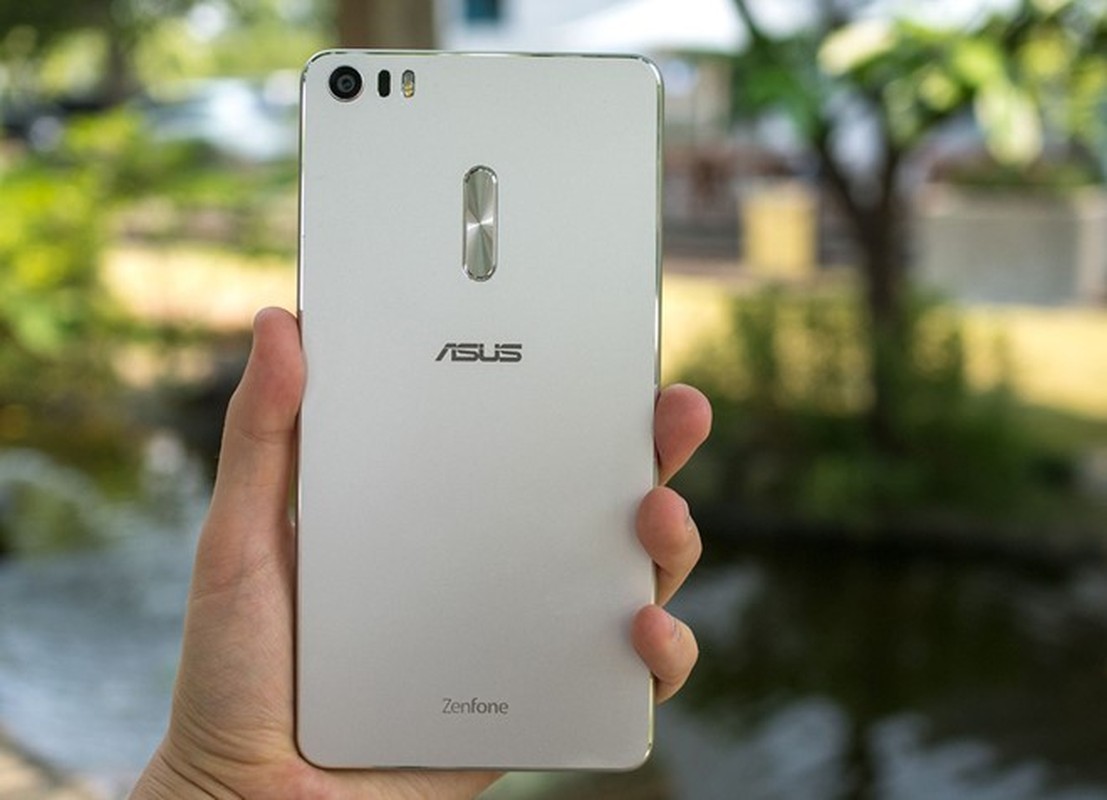 Anh thuc te 3 mau dien thoai Asus Zenfone moi toanh vua xuat hien-Hinh-13