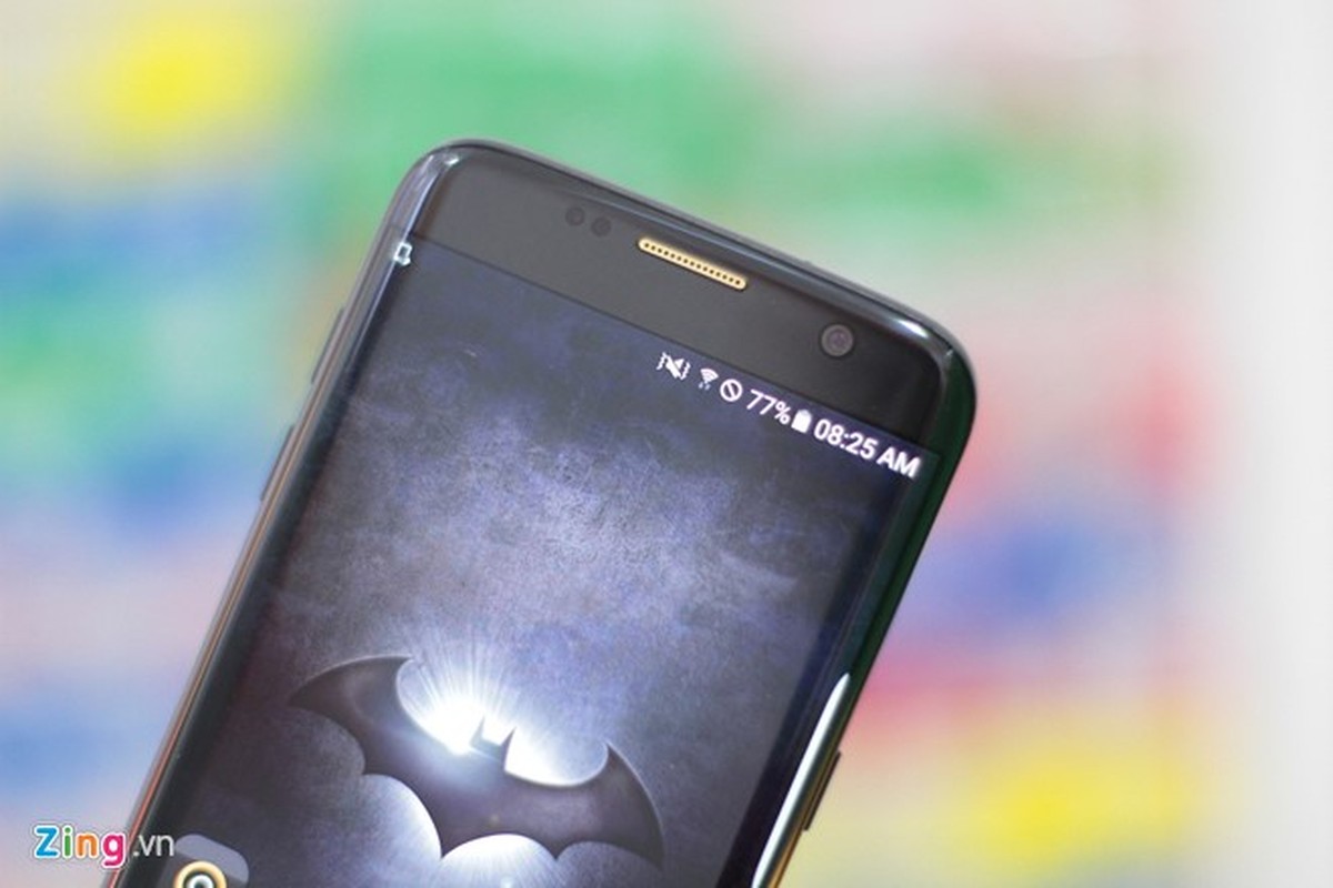 Can canh dien thoai Samsung Galaxy S7 edge Batman ve Viet Nam-Hinh-11