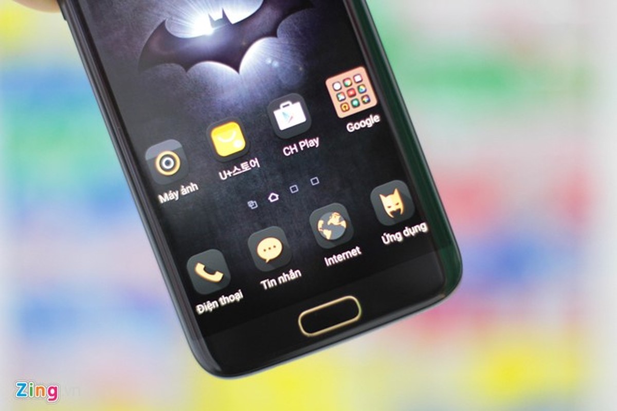 Can canh dien thoai Samsung Galaxy S7 edge Batman ve Viet Nam-Hinh-12