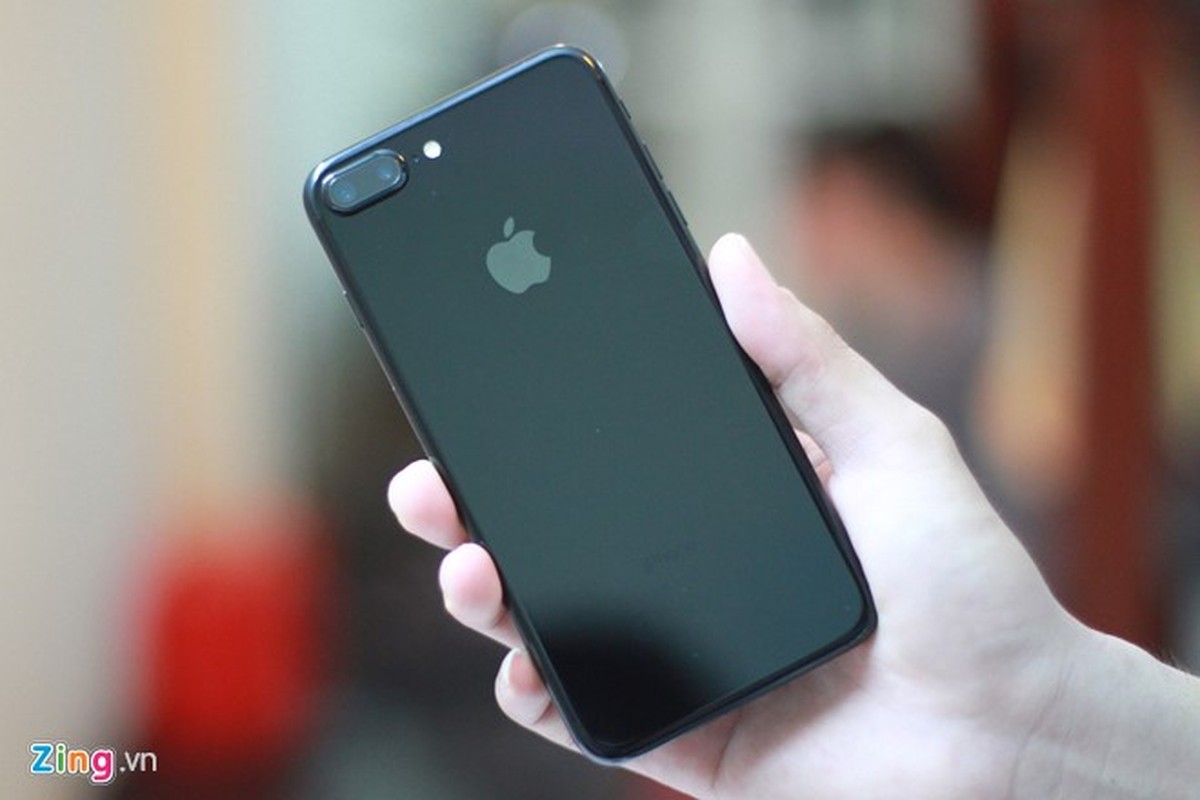 Anh iPhone 7 Plus Jet Black vua ve VN, gia 36 trieu dong-Hinh-3