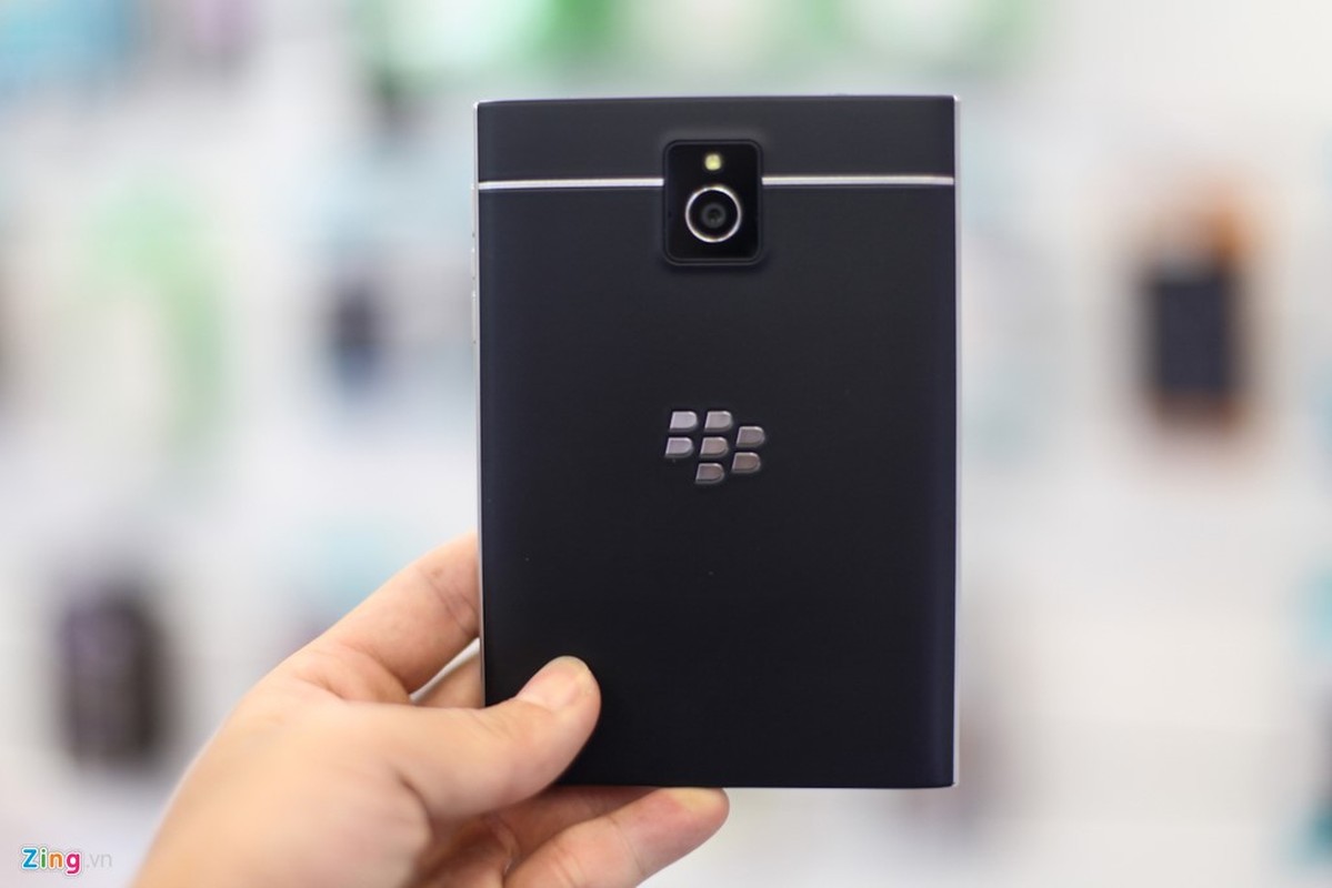 Dap hop BlackBerry Passport “dai ha gia” vua ve Viet Nam-Hinh-3