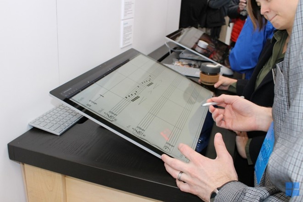 Soi may tinh Surface Book Studio gia khung Microsoft vua ra mat-Hinh-6