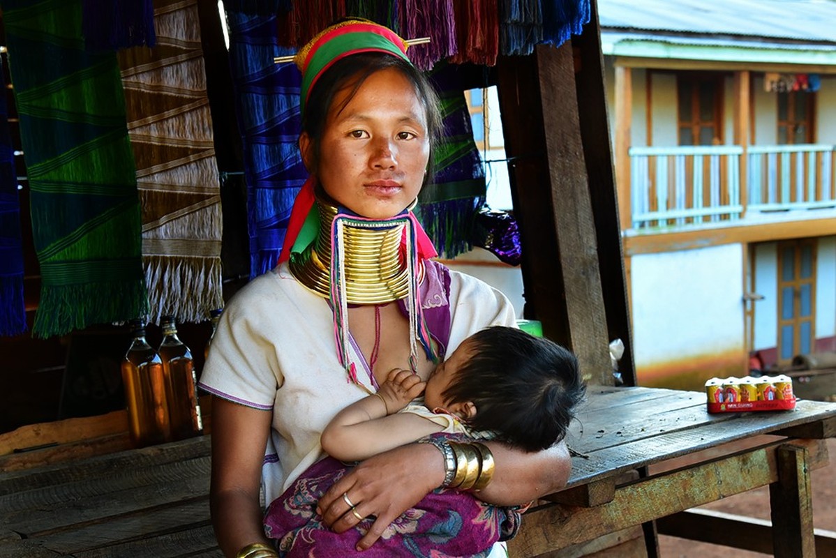 Chan dung phu nu bo toc “huou cao co” o Myanmar-Hinh-5